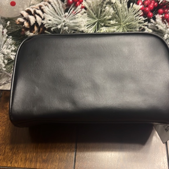 Brand new mens Kenneth Cole travel bag - Picture 9 of 13